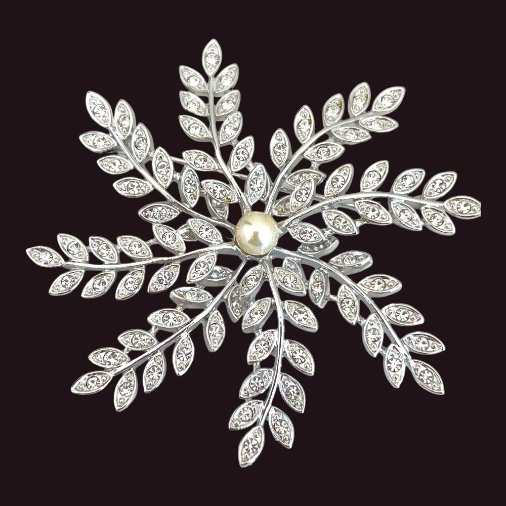 New Signed Sarah Coventry Pin Brooch Snowflake Crystal Simulated Pearl 4C
